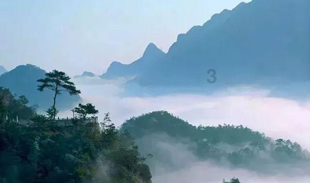 时尚芭比做美甲