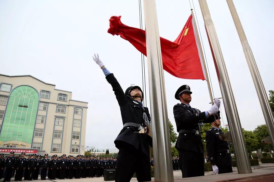 中国货物美价廉！高领毛衣在欧洲“火了”，还有哪些取暖神器备受青睐？游戏画面