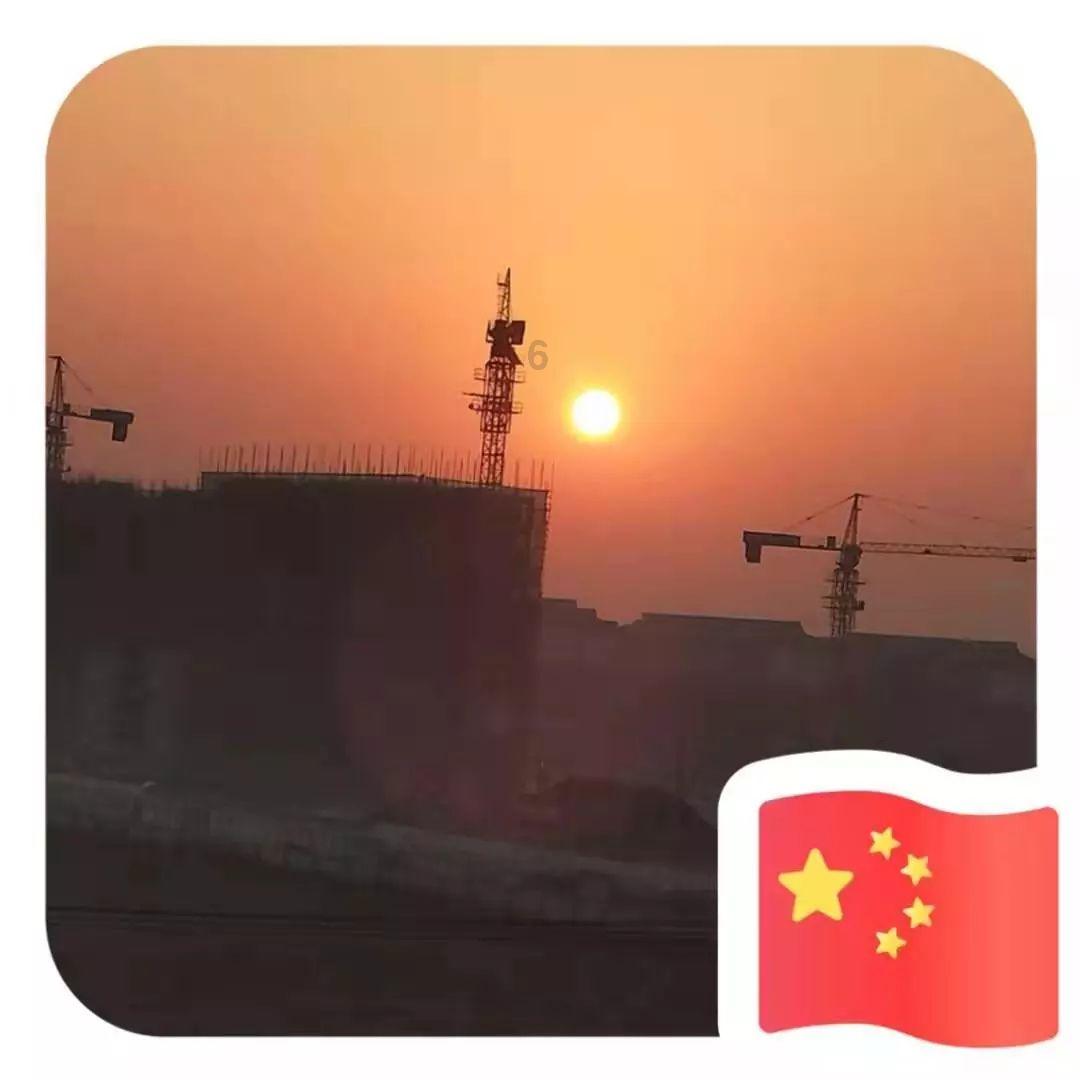 云南财经大学东门小游园:很有书香味