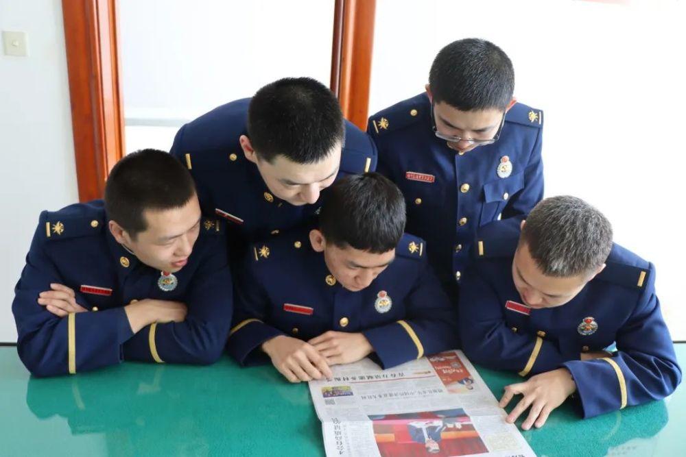 连续六年的相约 第六届中国汽车风云榜颁奖再次扩大朋友圈