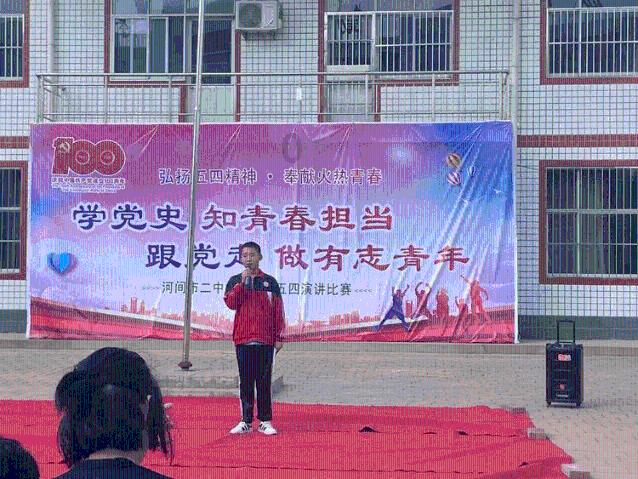当红超模Karolina穿比基尼黑丝 比例完美个性张扬