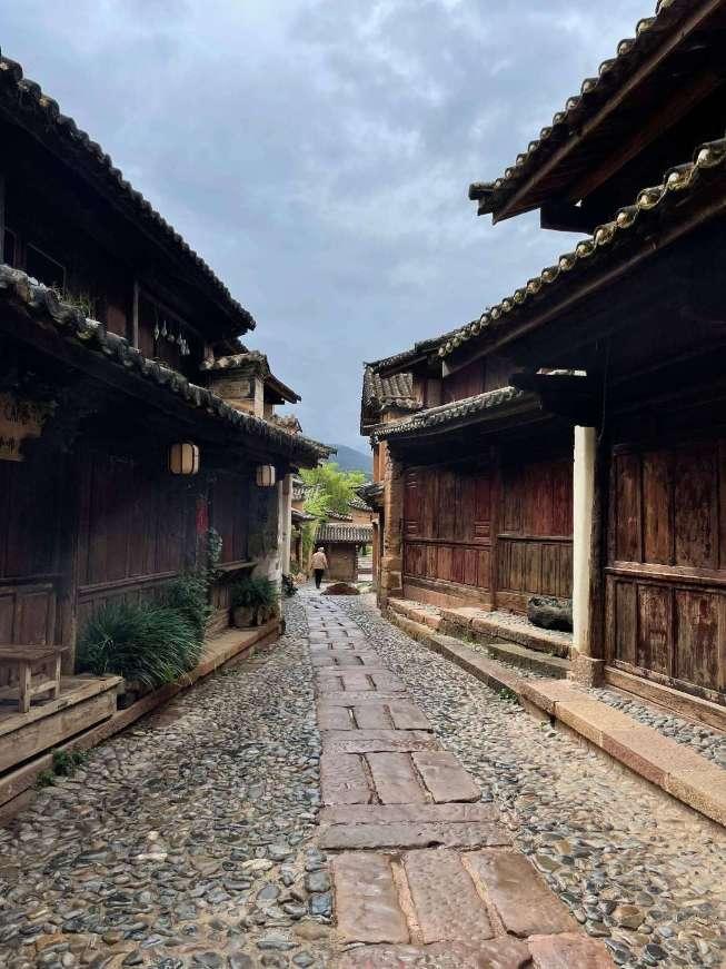逃离森林湖畔