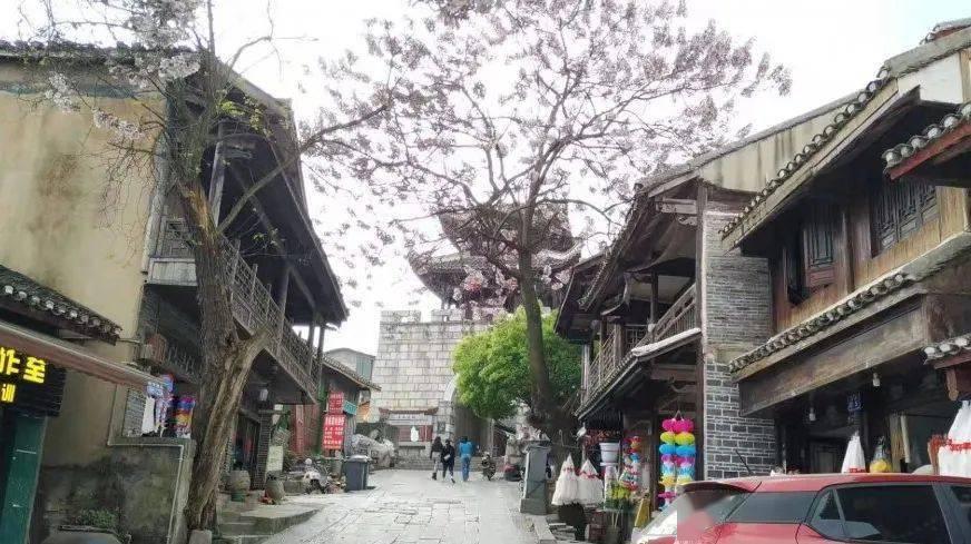 今年首场寒潮来袭,多地降温明显,南方多地降雪范围扩大