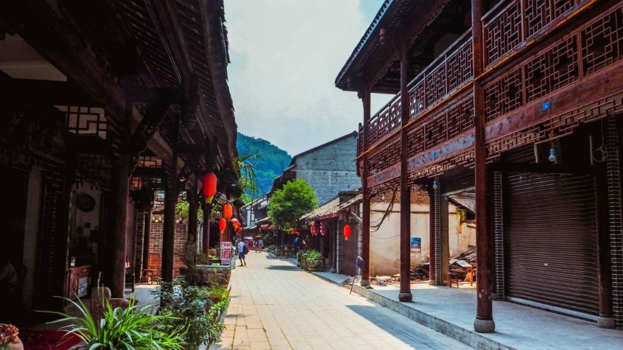 国家发改委：春运期间增加设备 确保新能源车有电可充